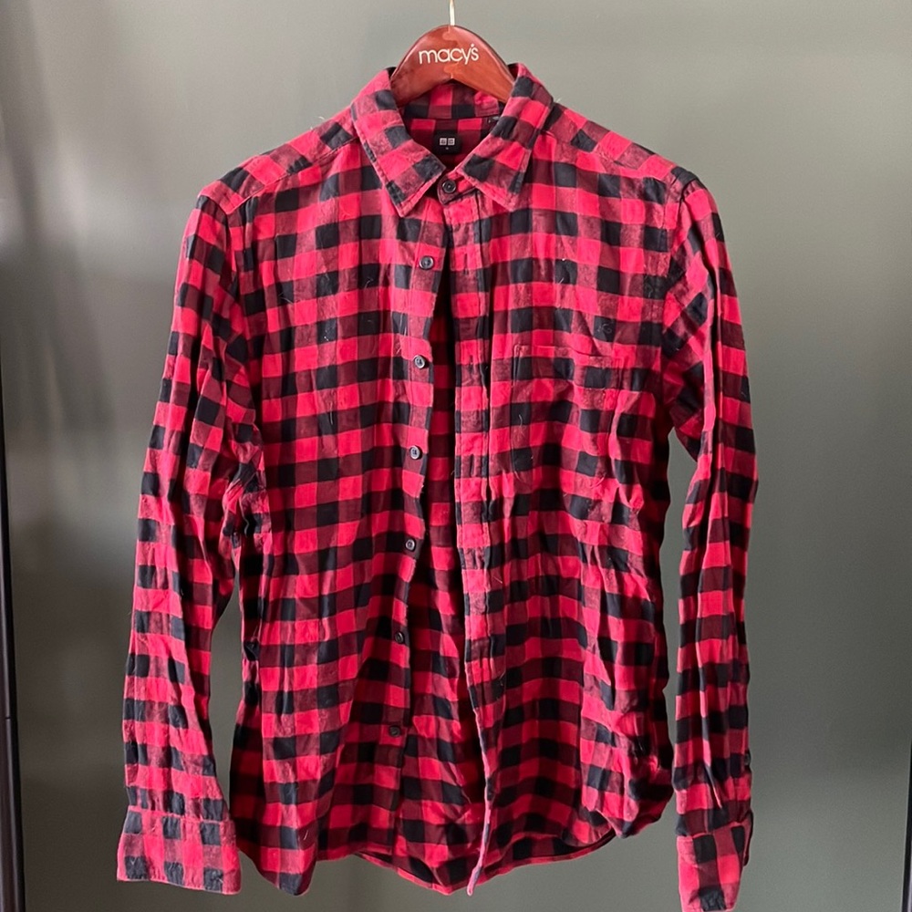 Uniqlo Long Sleeve Checkered Button Down Shirt (Size M)